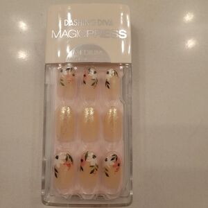 New Dashing Diva Press On Nails
